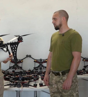 Миколаїв передав військовим FPV-дрони на оптоволокні