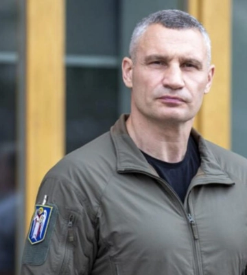 "Ситуація була на межі": Кличко згадав спільну роботу із Сирським під час оборони столиці та подякував генералу