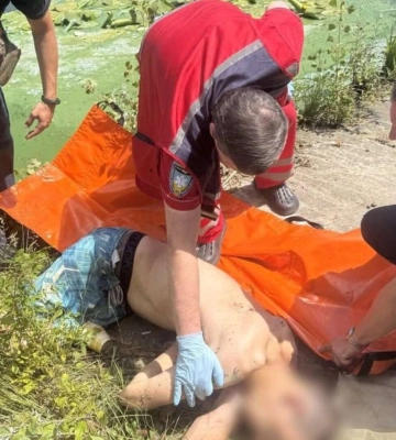 В Днепре мужчина прыгнул в воду с пешеходного моста на Монастырском острове