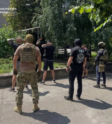 У Запоріжжі вилучено арсенал зброї та понад 200 тисяч доларів готівкою