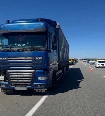Смертельна ДТП на Бориспільщині: вантажівка збила 26-річного пішохода