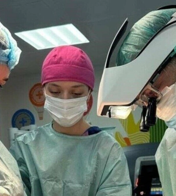 У Львові 12-річній дівчинці видалили 4-кілограмову пухлину: найбільшу в історії дитячої лікарні
