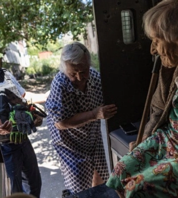 У зоні активних бойових дій на Донеччині залишаються понад 13 тисяч цивільних