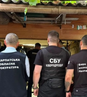 На Закарпатті викрили підпільне виготовлення документів із печатками державних органів