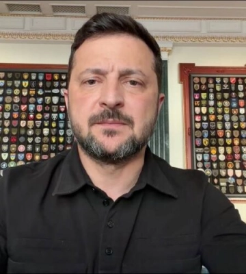 Росія повинна відчувати зростання тиску і санкцій: це і наші далекобійні санкції, і мідлстрайки, і сильні позиції на фронті – звернення Президента