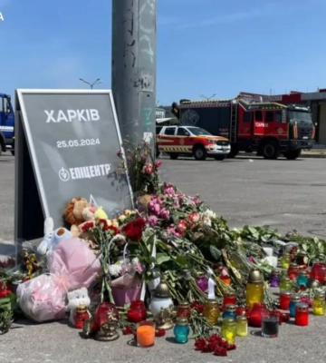 Четырех генералов и полковника РФ обвиняют в ударе по Эпицентру в Харькове