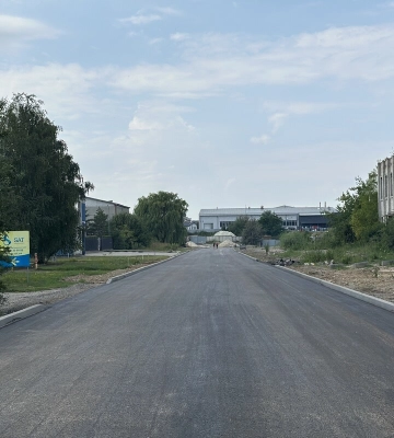 У Львові заасфальтували та відкрили для проїзду вулицю Конюшинну