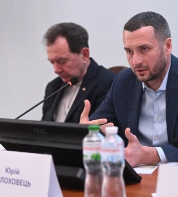 За місяць до звільнення екскерівник «Лісів України» отримав рекордну премію (документ)