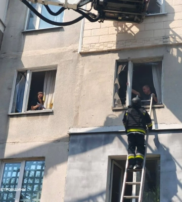 Россия нанесла удар с помощью КАБ по многоэтажному дому в Павлограде, число пострадавших возросло