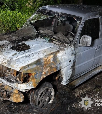 У Дніпрі затримали 16-річного підозрюваного у підпалі двох автомобілів, - поліція
