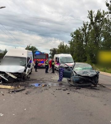 На трасі Тернопіль – Львів – Рава – Руська у Львівському районі сталася  ДТП з травмованими: організовано реверсний рух
