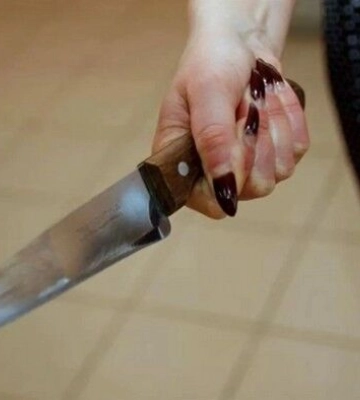 На Київщині жінка вдарила знайомого ножем