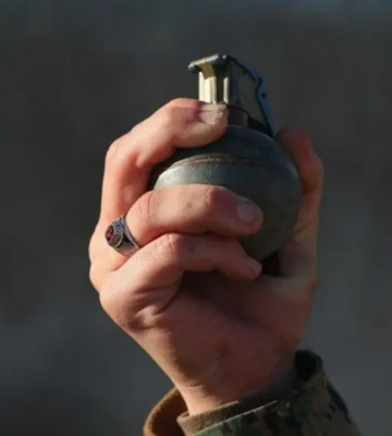 На Харківщині троє чоловіків загинули через вибух гранати під час застілля