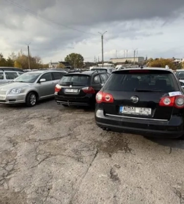 Авто для ЗСУ замість фронту опинялися у продажу — на Львівщині судитимуть організатора схеми