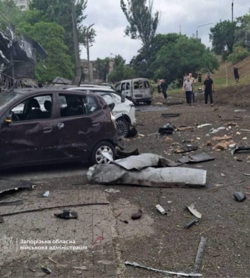росія вдарила по житловій багатоповерхівці в Запоріжжі: п'ятеро поранених, під завалами можуть бути люди