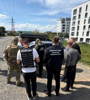 За $25 тыс. "устроили на работу" военнообязанного: будут судить адвоката и директора филиала колледжа на Закарпатье. ФОТО