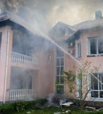 Військові РФ атакували дронами Чернігівщину: горіли АЗС та пансіонат