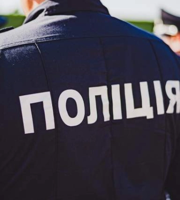 У Харкові чоловік напав з ножем на ТЦК: поліція відкрила вогонь