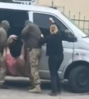 Винесли чоловіка за руки та ноги і помістили в бус: на Волині перевіряють дії працівників ТЦК