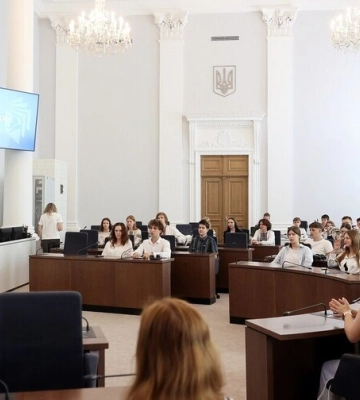 31 випускника у Львові преміюють за найвищі результати з НМТ. 40 тисяч гривень отримає один