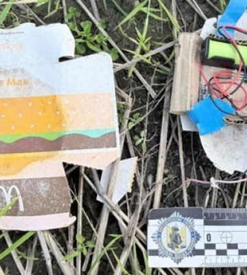 На одному із блокпостів у Чернігові жінка намагалася передати військовим вибухівку, замасковану під бургер із McDonald's