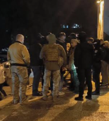 Винесли чоловіка за руки та ноги і помістили в бус: на Волині перевіряють дії працівників ТЦК