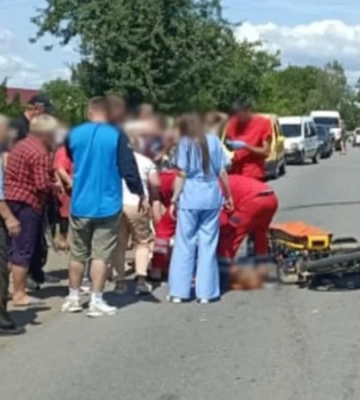 На Буковині внаслідок зіткнення з трактором загинув 16-річний мотоцикліст