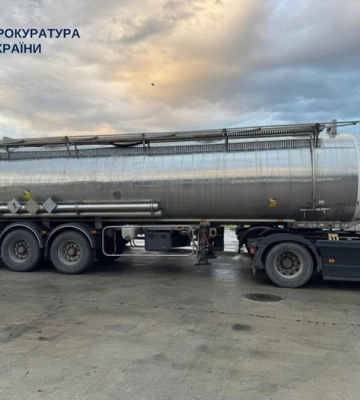 Спирт на ₴97 млн ввезли в Україну як присадку до пального: підозрюють трьох осіб