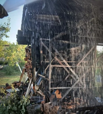 На Ужгородщині вогнеборці ліквідували пожежу в дровітні