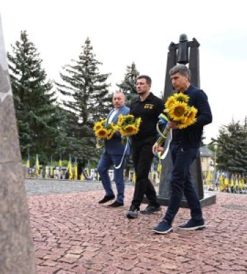 Зв'язок, скріплений кров'ю та шаною: очільник Херсонщини Олександр Прокудін прибув на Закарпаття