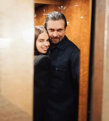 Сильний боксер і ніжний батько: дружина Усика показала фото спортсмена з донькою