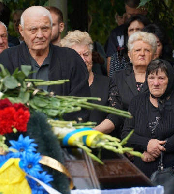 В Ужгороді попрощалися із полеглим 49-річним захисником Іваном Ігнацевичем
