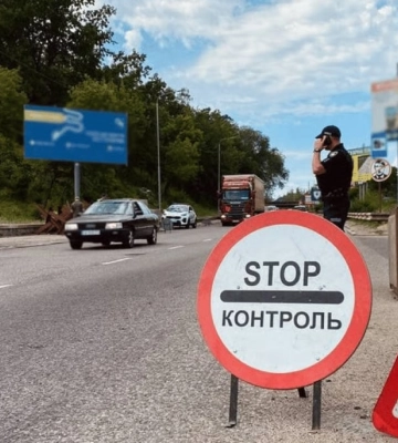 Девушка пыталась взорвать военных на блокпосту в Чернигове