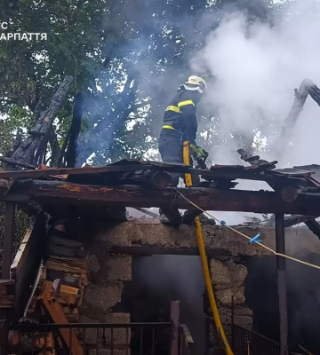 Вогнеборці Іршави ліквідували пожежу в надвірній споруді та запобігли знищенню житлового будинку