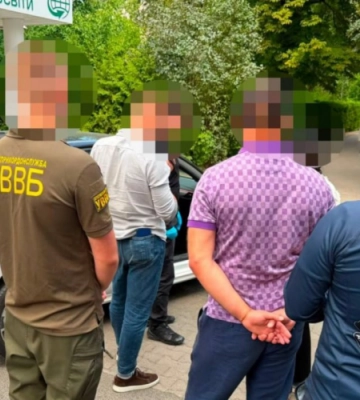 У Луцьку чоловік обіцяв за 20 тисяч доларів «списати» військового зі служби: суд обрав запобіжний захід. Відео