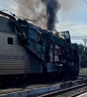 РФ нанесла удар по пассажирскому поезду на Днепропетровщине: что известно