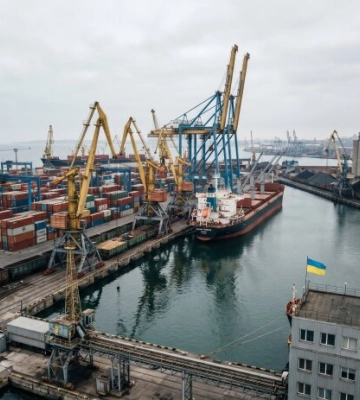 До 6% ВВП втрат і $900 млн на місяць: порти Одеси зупинилися, ціни підуть угору