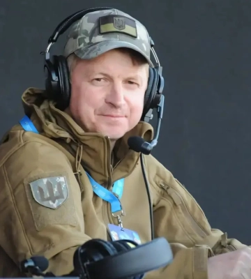 Известный комментатор призвал к всеобщей мобилизации: "Какой может быть футбол, когда идет война?"