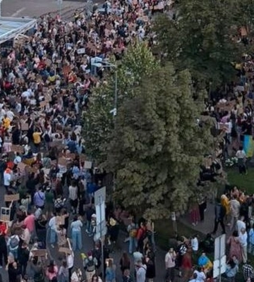 Митинг за возвращение Федорова в Минобороны продолжается в центре Киева, участников меньше, чем в прошлую пятницу