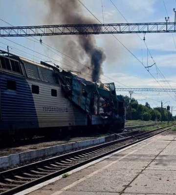 Російський БпЛА атакував пасажирський поїзд на Дніпропетровщині