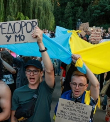 У Києві люди знову зібралися на протест, обіцяють щоденні акції до повернення Федорова в Міноборони