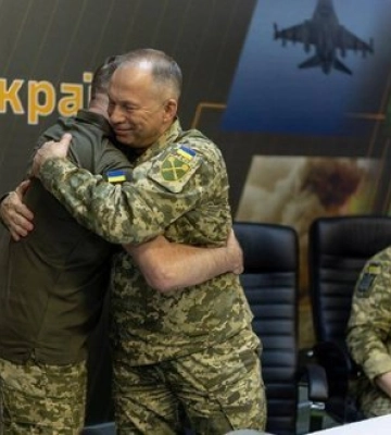 Сирський офіційно передав повноваження Головнокомандувача ЗСУ Драпатому. ФОТО