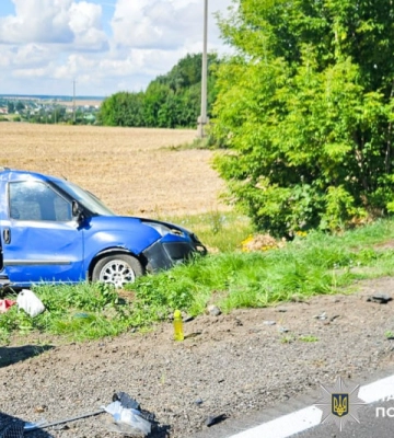Авто перетворилося на купу брухну: волинянин потрапив у моторошну ДТП у Рівненській області