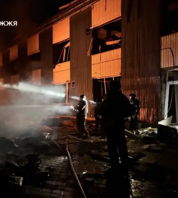 Оккупанты обстреляли Сумы и Запорожье: под удар попали АЗС и торговый центр, есть погибшие