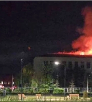 Безпілотники вдарили по Ростову, Енгельсу та Луганську. Горить військова казарма