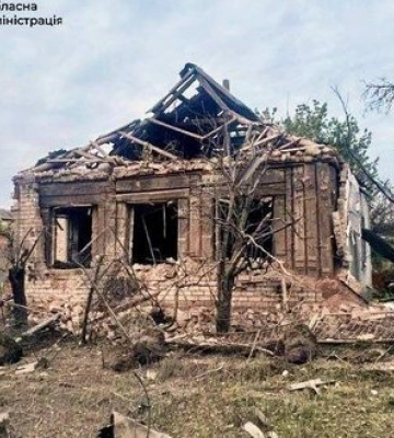 Масовані обстріли півдня України: десятки поранених, пошкоджені будинки, порт і цивільні судна