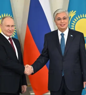 Відео: Токаєв раптово закликав Путіна зупинити війну в Україні