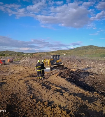 Ліквідація пожежі на сміттєзвалищі в Береговому триває