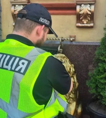 В Киеве возле ресторана обнаружили гранаты: полиция проводит проверку
