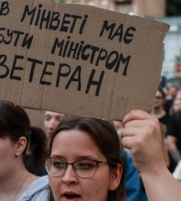 У Києві та інших містах України люди знову вийшли на протести з вимогою повернути Федорова на посаду міністра оборони